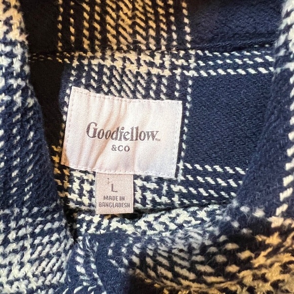 Goodiellow Flannel Shirt Jacket Size L Button Up Blue White Plaid Heavy Weight - Picture 4 of 5